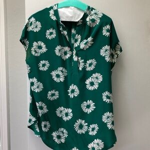 Amour Vert Emerald Green Floral Short Sleeve Blouse